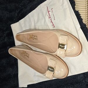 Salvatore Ferragamo Varina Flat Beige
